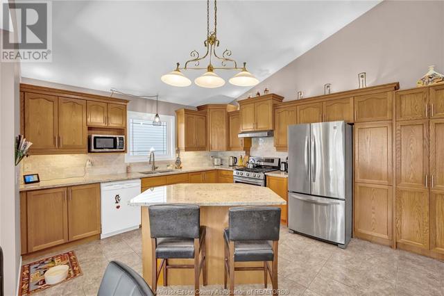43 Whelan Drive, House detached with 4 bedrooms, 3 bathrooms and null parking in Amherstburg ON | Image 13