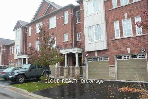 10 Sand Wedge Lane, House attached with 3 bedrooms, 2 bathrooms and 2 parking in Brampton ON | Image 1