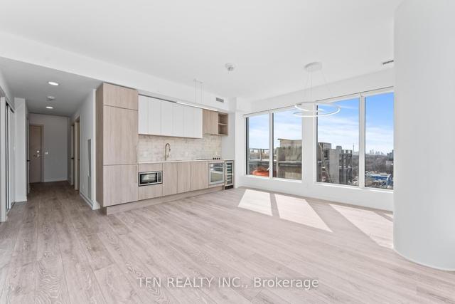 1121 - 2020 Bathurst St, Condo with 3 bedrooms, 2 bathrooms and 1 parking in Toronto ON | Image 11