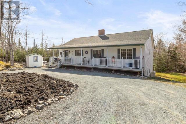 31 Sandy Point, House detached with 6 bedrooms, 4 bathrooms and null parking in Halifax NS | Image 1