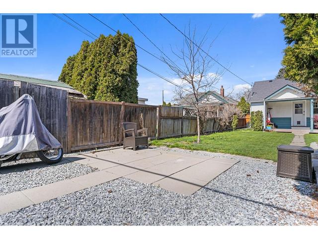 807 Coronation Avenue, House detached with 2 bedrooms, 1 bathrooms and 1 parking in Kelowna BC | Image 18