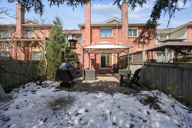 1188 Mccraney St E, House attached with 3 bedrooms, 3 bathrooms and 3 parking in Oakville ON | Image 32
