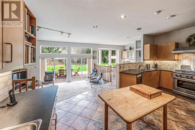 186 Holland Rd, House detached with 5 bedrooms, 4 bathrooms and 8 parking in Nanaimo BC | Image 12
