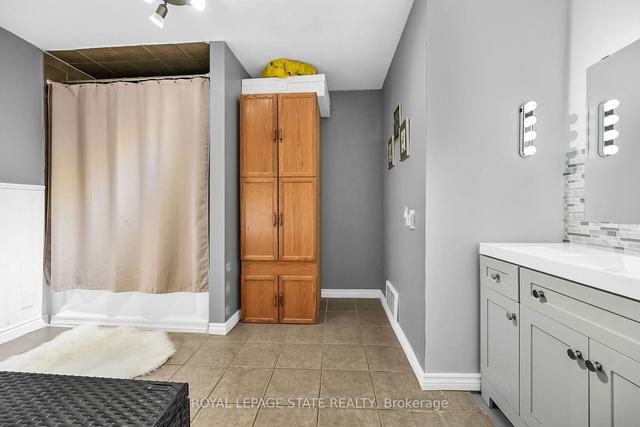 352 East 28th St, House detached with 2 bedrooms, 2 bathrooms and 5 parking in Hamilton ON | Image 9