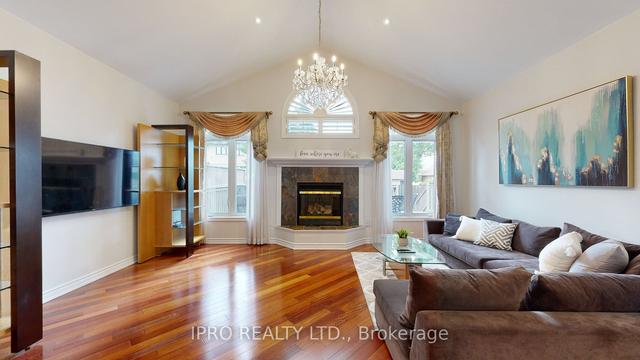 2579 Cliff Rd, House detached with 4 bedrooms, 4 bathrooms and 4 parking in Mississauga ON | Image 8