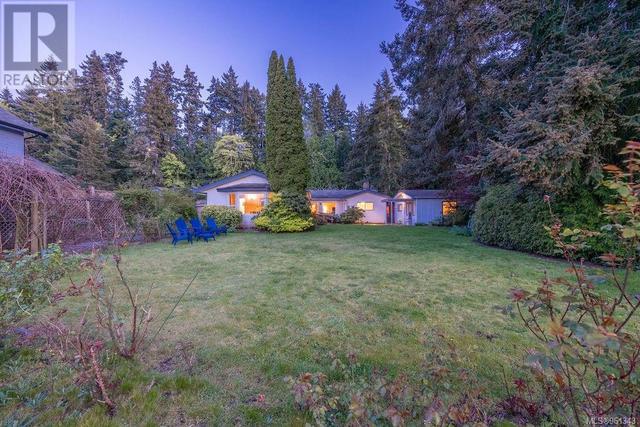8028 Lantzville Rd, House detached with 4 bedrooms, 3 bathrooms and 4 parking in Lantzville BC | Image 99