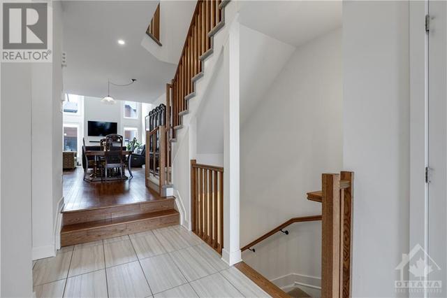 456 Trident Mews, House attached with 3 bedrooms, 3 bathrooms and 3 parking in Ottawa ON | Image 3