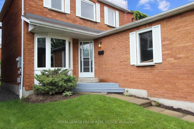 28 Fernbank Pl, House detached with 3 bedrooms, 3 bathrooms and 3 parking in Whitby ON | Image 12