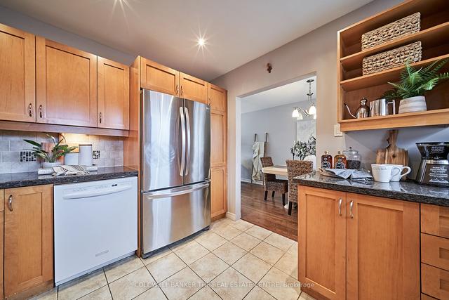 22 Wildlark Dr, House detached with 3 bedrooms, 2 bathrooms and 4 parking in Toronto ON | Image 5