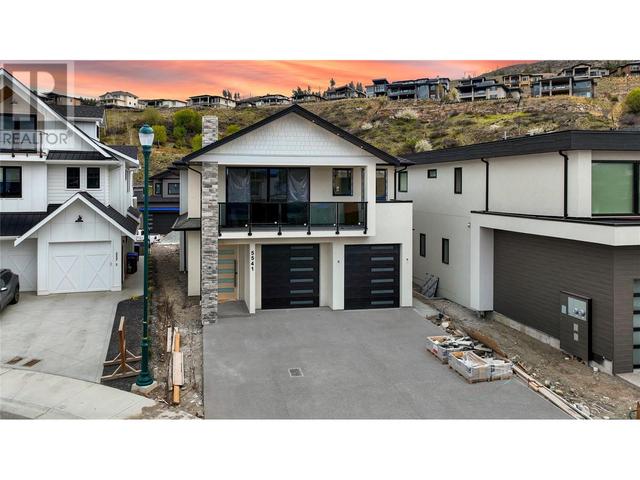 5541 Foothill Court, House detached with 3 bedrooms, 2 bathrooms and 4 parking in Kelowna BC | Image 1