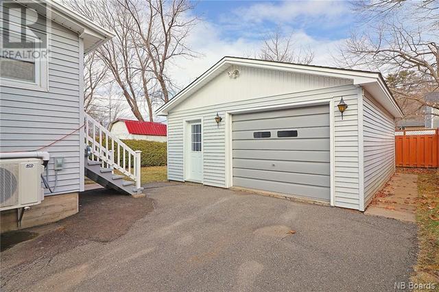 10 Lawrence Crescent, House detached with 3 bedrooms, 1 bathrooms and null parking in Fredericton NB | Image 36