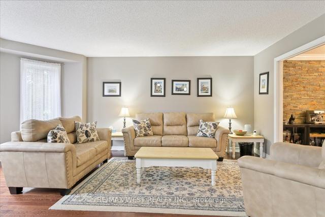 20 Iris Cres, House detached with 4 bedrooms, 4 bathrooms and 4 parking in Brampton ON | Image 19
