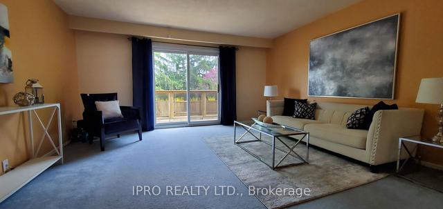 12 Simmons Blvd, House detached with 3 bedrooms, 3 bathrooms and 3 parking in Brampton ON | Image 7