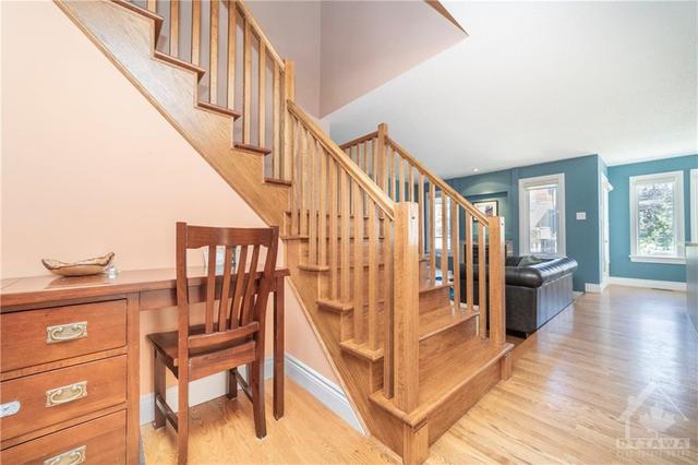 581 Cole Avenue, House detached with 3 bedrooms, 3 bathrooms and 5 parking in Ottawa ON | Image 9