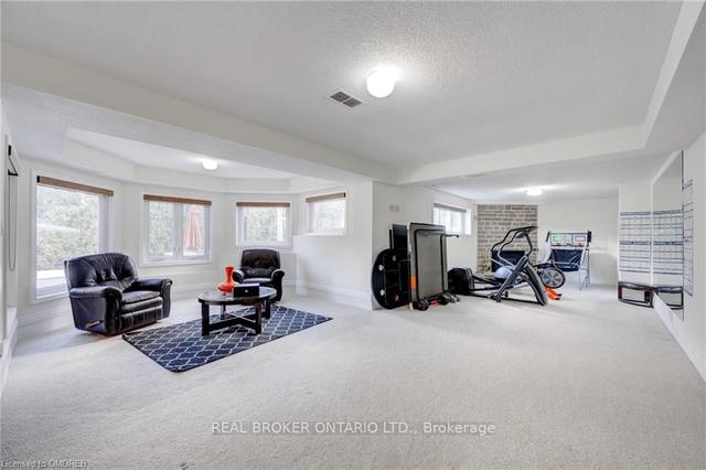 1394 Hazelton Blvd, House detached with 4 bedrooms, 5 bathrooms and 11 parking in Burlington ON | Image 17