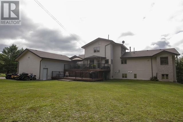 220 Belview Rd, House detached with 6 bedrooms, 3 bathrooms and null parking in Thunder Bay ON | Image 49