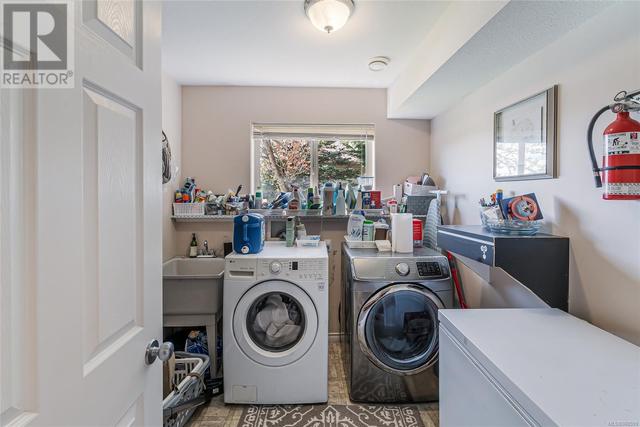 Bright laundry room | Image 50