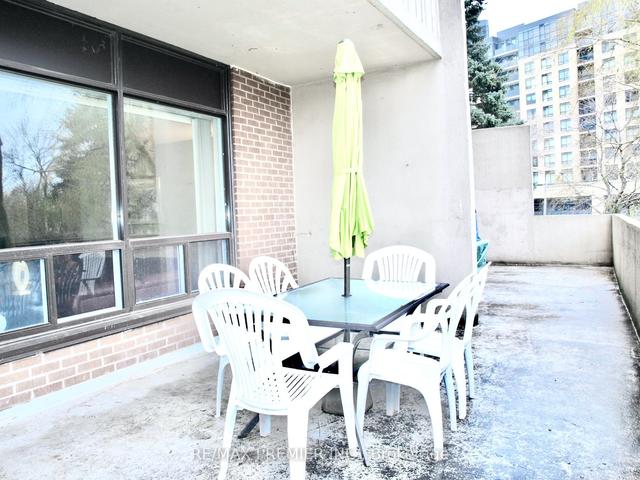 203 - 3390 Weston Rd, Condo with 2 bedrooms, 1 bathrooms and 1 parking in Toronto ON | Image 6