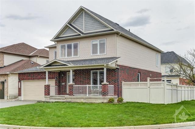 200 Stoneham Place, House detached with 4 bedrooms, 4 bathrooms and 6 parking in Ottawa ON | Image 2