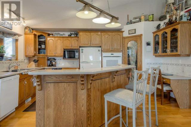 3002 19 Street, House detached with 3 bedrooms, 3 bathrooms and 6 parking in Coaldale AB | Image 6