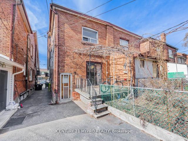 1943 Dufferin St, House detached with 3 bedrooms, 4 bathrooms and 3 parking in Toronto ON | Image 17