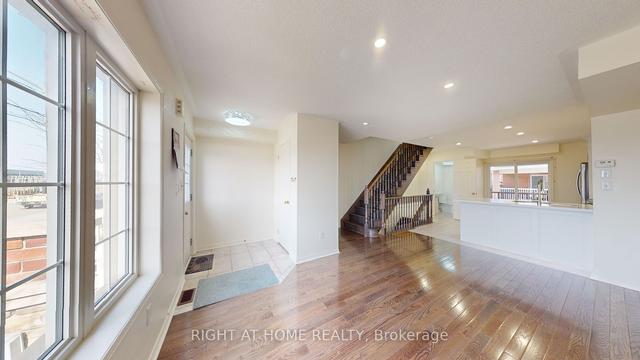 245 Torbarrie Rd, House attached with 3 bedrooms, 3 bathrooms and 1 parking in Toronto ON | Image 29