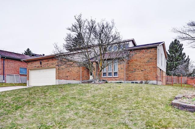 38 Burton Rd, House detached with 5 bedrooms, 4 bathrooms and 8 parking in Guelph ON | Image 15