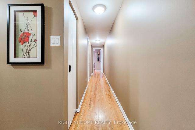 597 Timber Lane, Townhouse with 4 bedrooms, 2 bathrooms and 1 parking in Burlington ON | Image 15