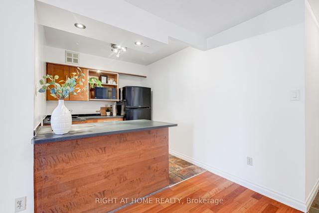 2108 - 44 St Joseph St, Condo with 1 bedrooms, 1 bathrooms and 1 parking in Toronto ON | Image 8