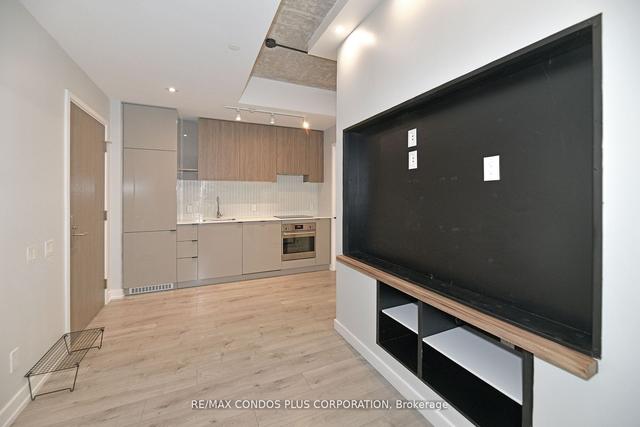 233 - 161 Roehampton Ave, Condo with 1 bedrooms, 1 bathrooms and 0 parking in Toronto ON | Image 12