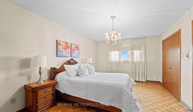 8233 Martin Grove Rd, House detached with 4 bedrooms, 4 bathrooms and 4 parking in Vaughan ON | Image 15