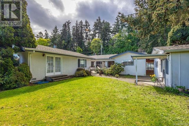 8028 Lantzville Rd, House detached with 4 bedrooms, 3 bathrooms and 4 parking in Lantzville BC | Image 89