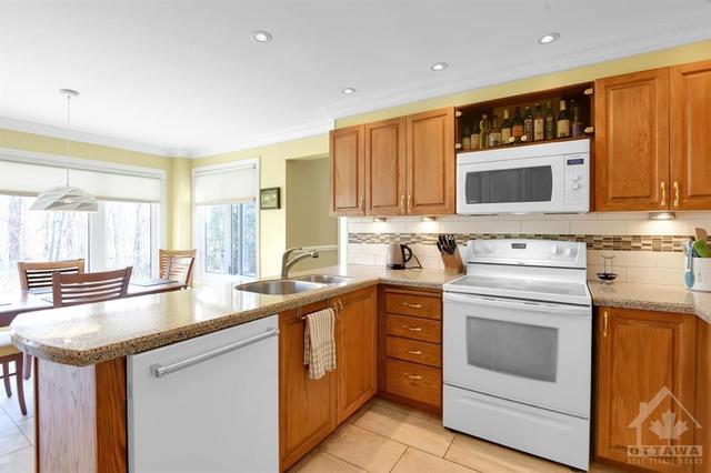 1689 Des Ravins Place, House detached with 4 bedrooms, 3 bathrooms and 4 parking in Ottawa ON | Image 13