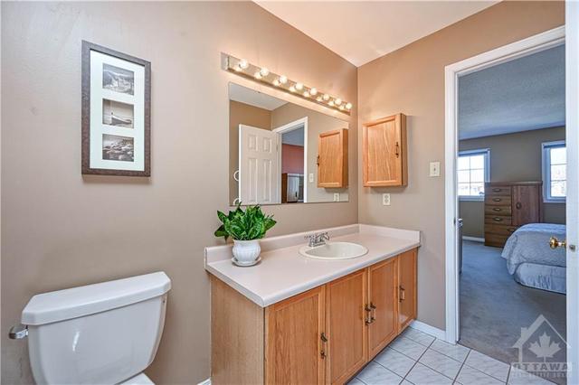 1914 Leclair Crescent, House detached with 3 bedrooms, 3 bathrooms and 4 parking in Ottawa ON | Image 20