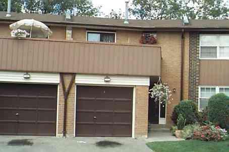 17 - 2120 Rathburn Rd, Townhouse with 3 bedrooms, 4 bathrooms and 1 parking in Mississauga ON | Image 1