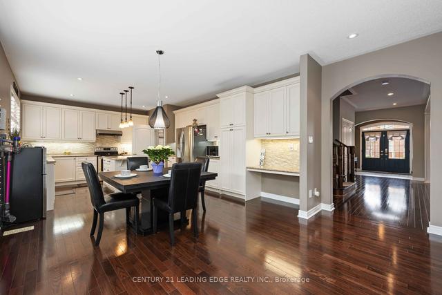106 Fairlee Circ, House detached with 5 bedrooms, 5 bathrooms and 6 parking in Whitchurch Stouffville ON | Image 3