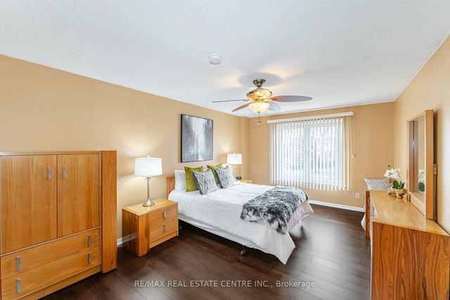 34 Jaffa Dr, House detached with 4 bedrooms, 3 bathrooms and 6 parking in Brampton ON | Image 17