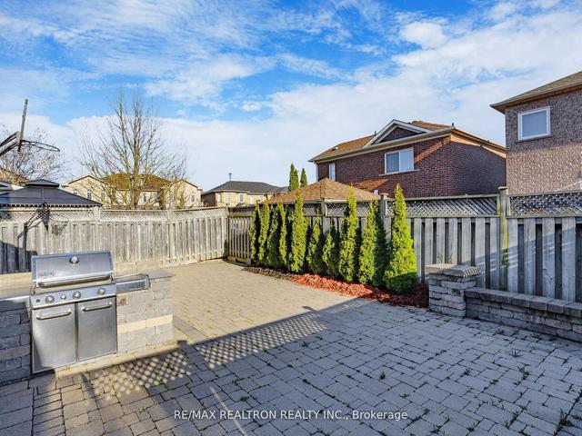 63 Wildberry Cres, House detached with 3 bedrooms, 4 bathrooms and 4 parking in Vaughan ON | Image 35