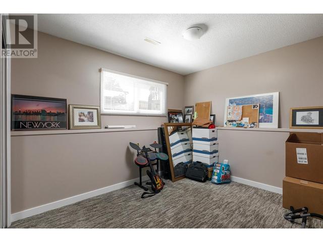 4447 Pinegrove Road, House detached with 5 bedrooms, 2 bathrooms and 4 parking in Kelowna BC | Image 35