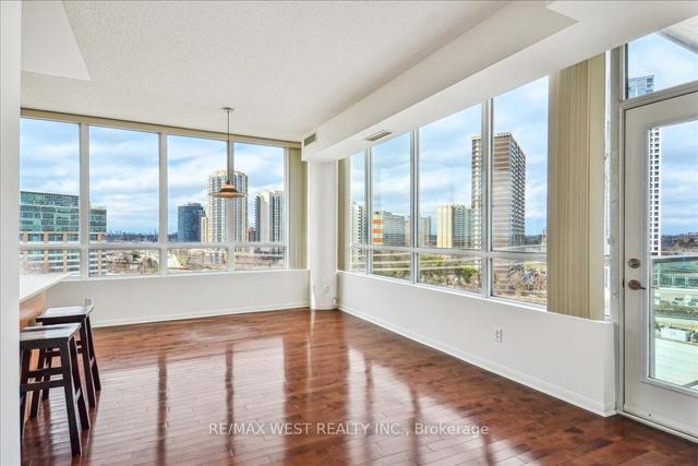 1004 - 3391 Bloor St W, Condo with 2 bedrooms, 2 bathrooms and 1 parking in Toronto ON | Image 6