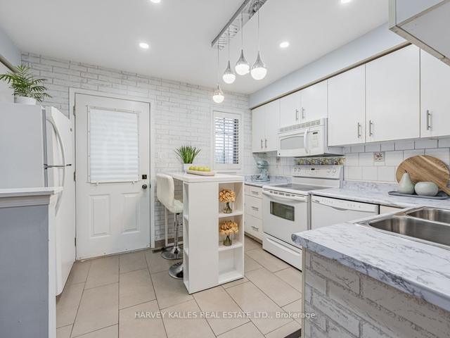 12 - 2 Hedge End Rd, Townhouse with 3 bedrooms, 3 bathrooms and 2 parking in Toronto ON | Image 33