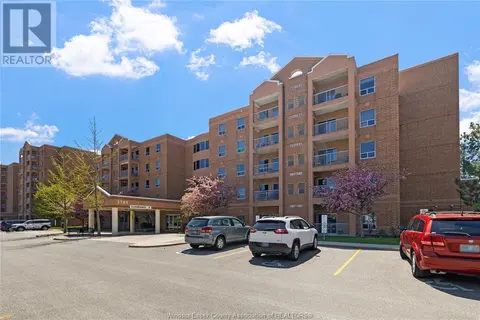 302 - 3795 Southwinds, Condo with 2 bedrooms, 1 bathrooms and null parking in Windsor ON | Card Image