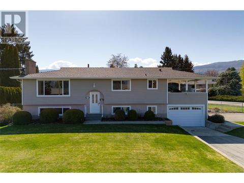 4447 Pinegrove Road, House detached with 5 bedrooms, 2 bathrooms and 4 parking in Kelowna BC | Card Image