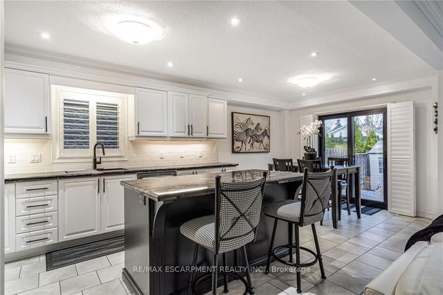 70 Stoneglen Way, House detached with 3 bedrooms, 4 bathrooms and 6 parking in Hamilton ON | Image 4