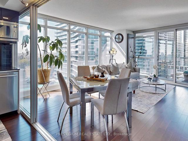 1809 - 121 Mcmahon Dr, Condo with 2 bedrooms, 2 bathrooms and 1 parking in Toronto ON | Image 4