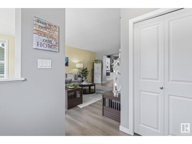 7704 24 Av Sw, House detached with 3 bedrooms, 2 bathrooms and 2 parking in Edmonton AB | Image 6