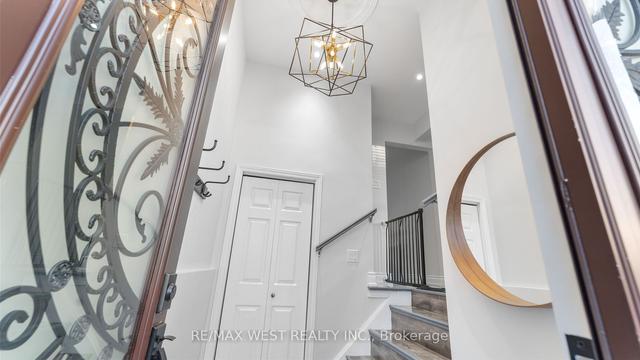 292 Royal Salisbury Way, House semidetached with 4 bedrooms, 3 bathrooms and 3 parking in Brampton ON | Image 24