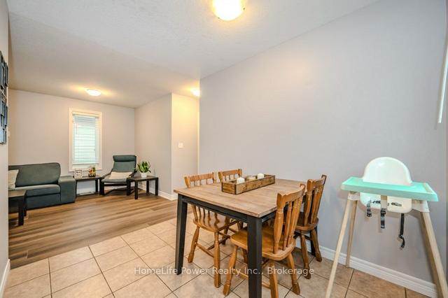 12 Schiedel Dr, House detached with 3 bedrooms, 2 bathrooms and 3 parking in Guelph ON | Image 4