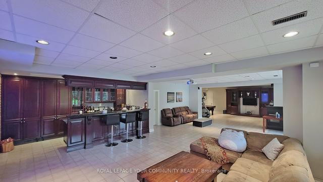 716 Woodland Acres Cres, House detached with 4 bedrooms, 6 bathrooms and 13 parking in Vaughan ON | Image 19