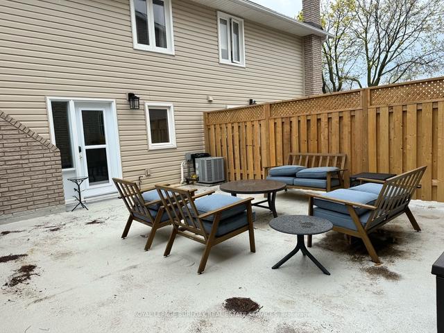 2 - 2050 Brant St, Townhouse with 3 bedrooms, 4 bathrooms and 2 parking in Burlington ON | Image 31